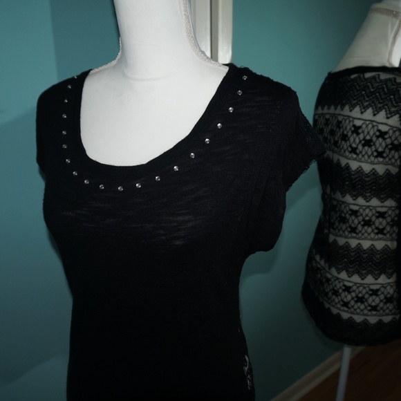 Forever 21 Tops - Forever 21 Medium lace back jeweled shirt